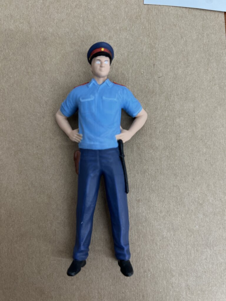 3D tisk figurky - policie, dle dobové fotografie
